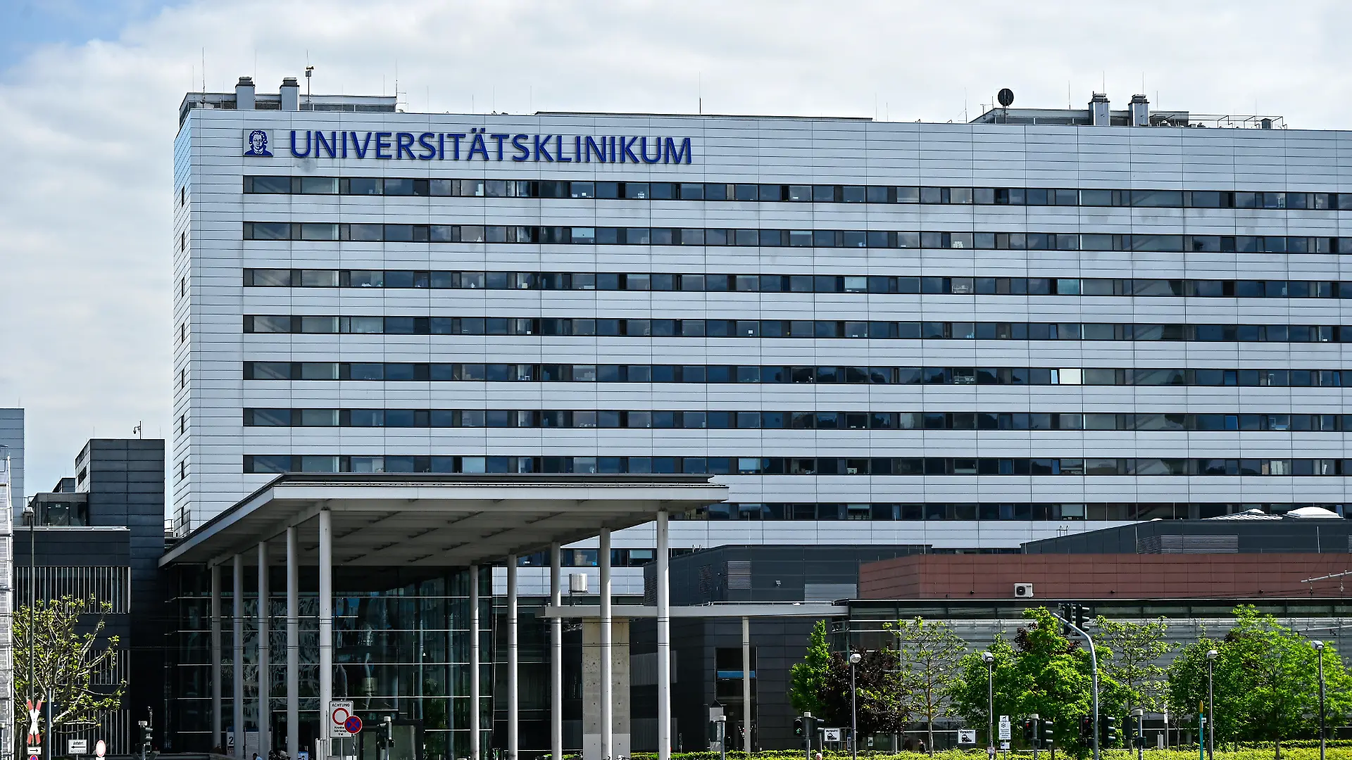 An der Uniklinik Frankfurt soll eine Pflegeschülerin Patienten-Spott live gestreamt haben