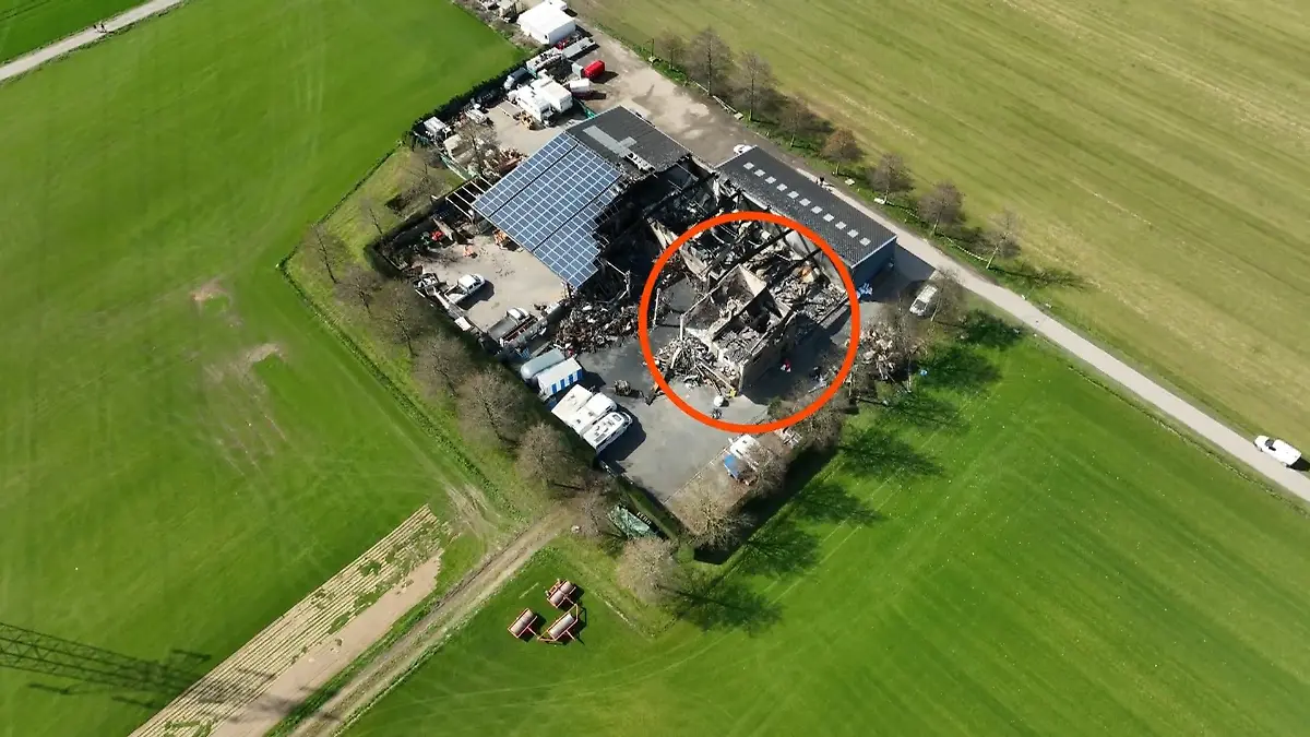 Familien nach Feuer wohnungslos Explosion in Niederkassel