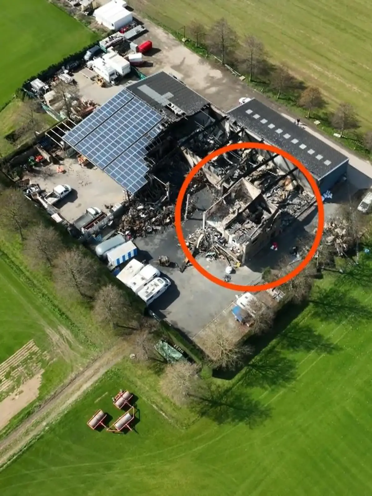 Bild zu: "Familien nach Feuer wohnungslos"