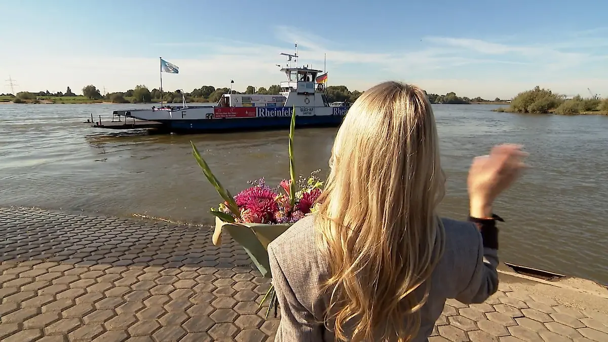 Tochter überrascht ihren Vater RTL WEST Blumengrüße