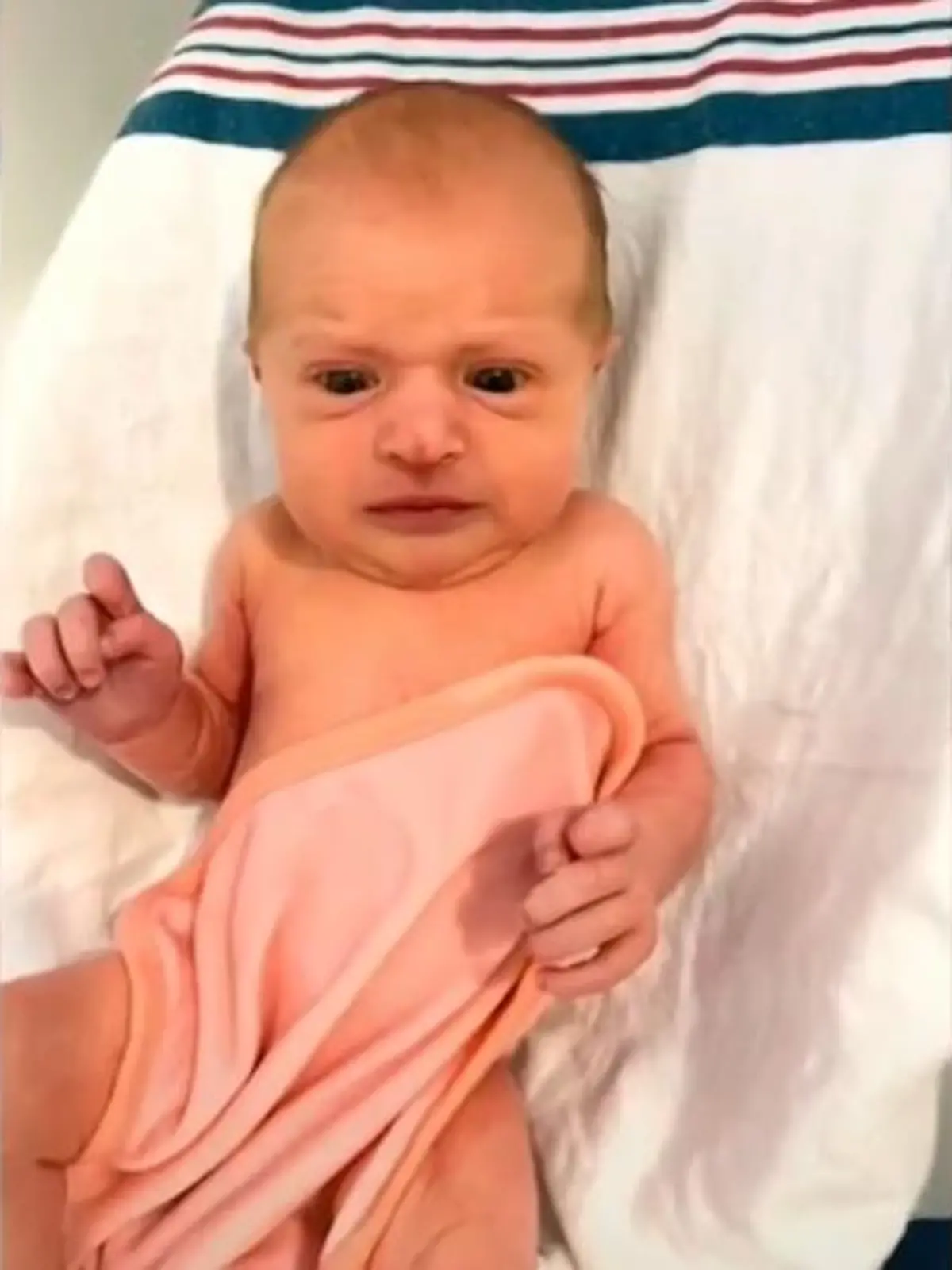 Bild zu: "Wenn Eltern ihre Babys hässlich finden"