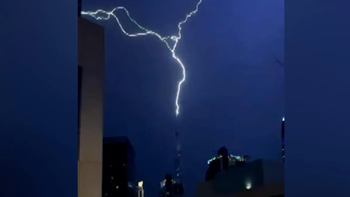 Blitz schlägt in höchstes Gebäude der Welt ein – Millionenmetropole überflutet! Unwetter sorgt für Chaos in Dubai