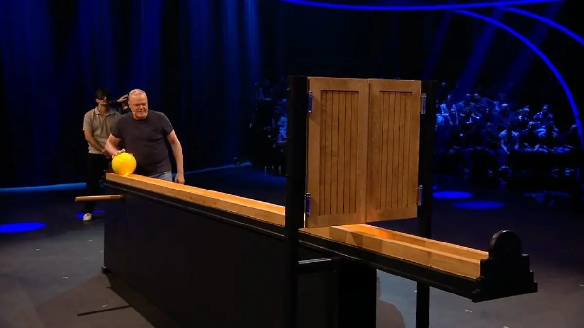 Das glaubt einem niemand! Hier vermasselt Raab dem „Schnulli” den Sieg Er bezwingt die härteste Tür Deutschlands