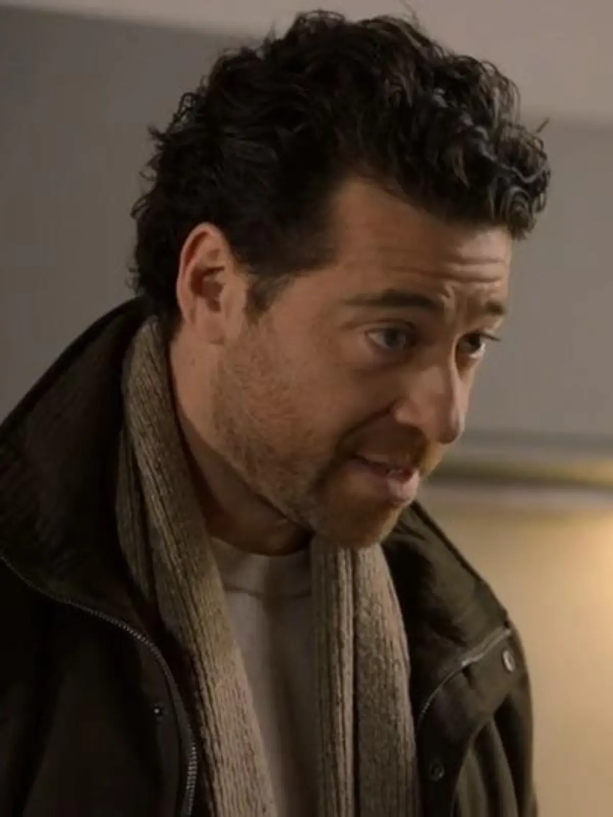 Carlos plant seine Flucht, aber Zoe hat andere Pläne.