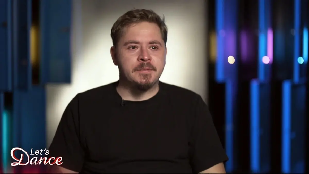 Leben im Hier und Jetzt: Gustav wird beim Training zum Contemporary emotional "Jeden Tag ein bisschen Liebe"