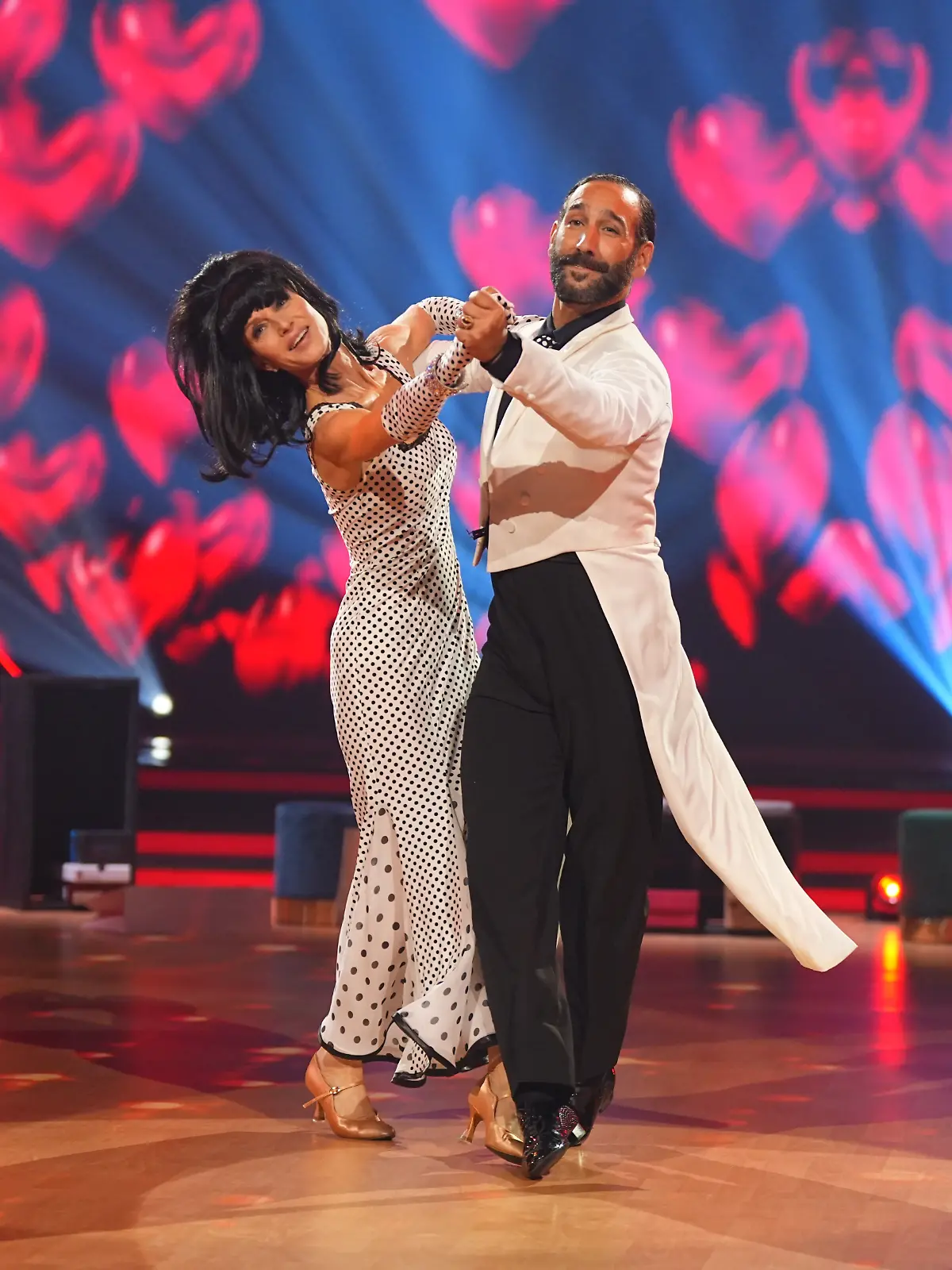 Esther Schweins und  Massimo Sinató in der vierten Liveshow von „Let’s Dance”.