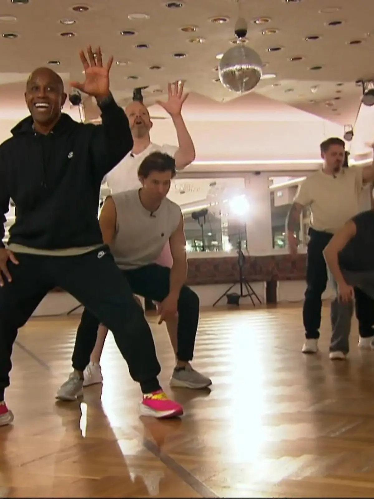 Bild zu: "Boys vs. Girls: Die Teams sind motiviert und hungrig auf den Sieg"