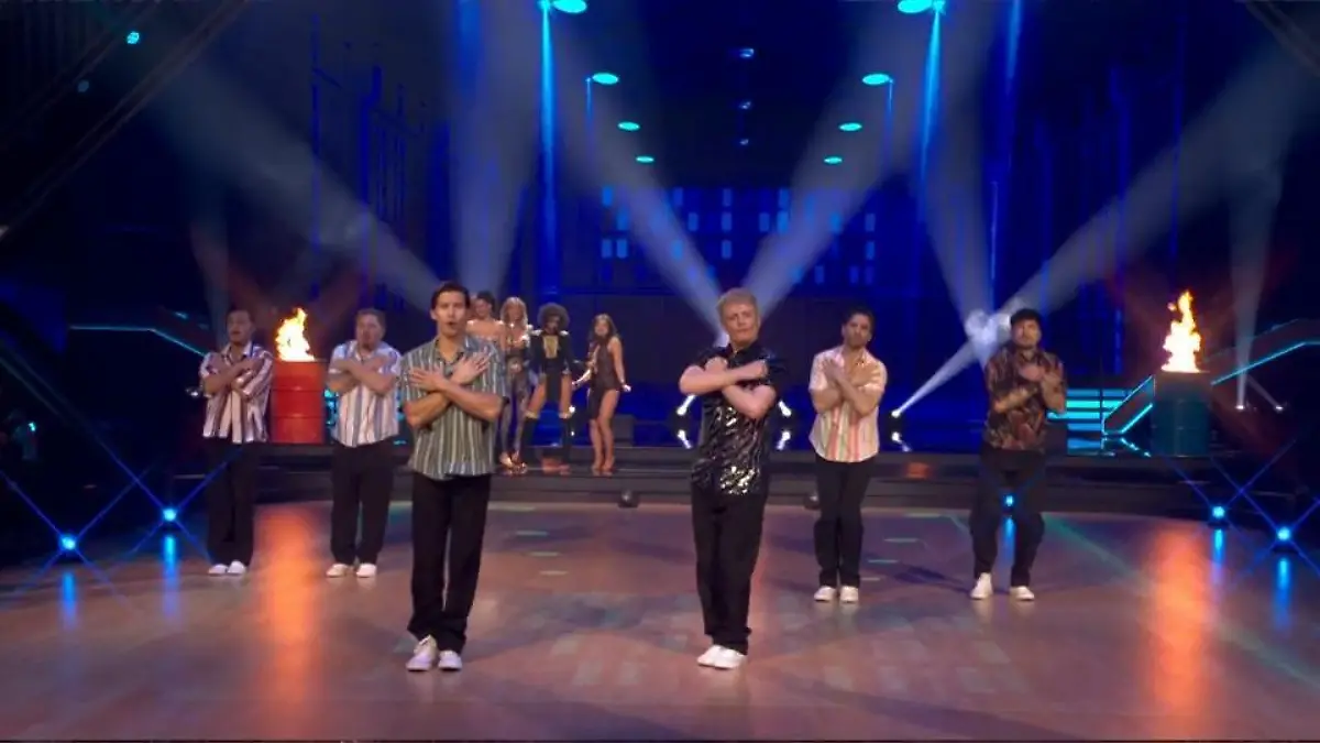 Die Boys und Girls geben Gas und die Tanzfläche zum Beben Welches Team kann überzeugen?