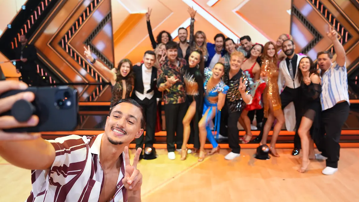 Milano und die Tanzpaare der 5. Show von „Let´s Dance”