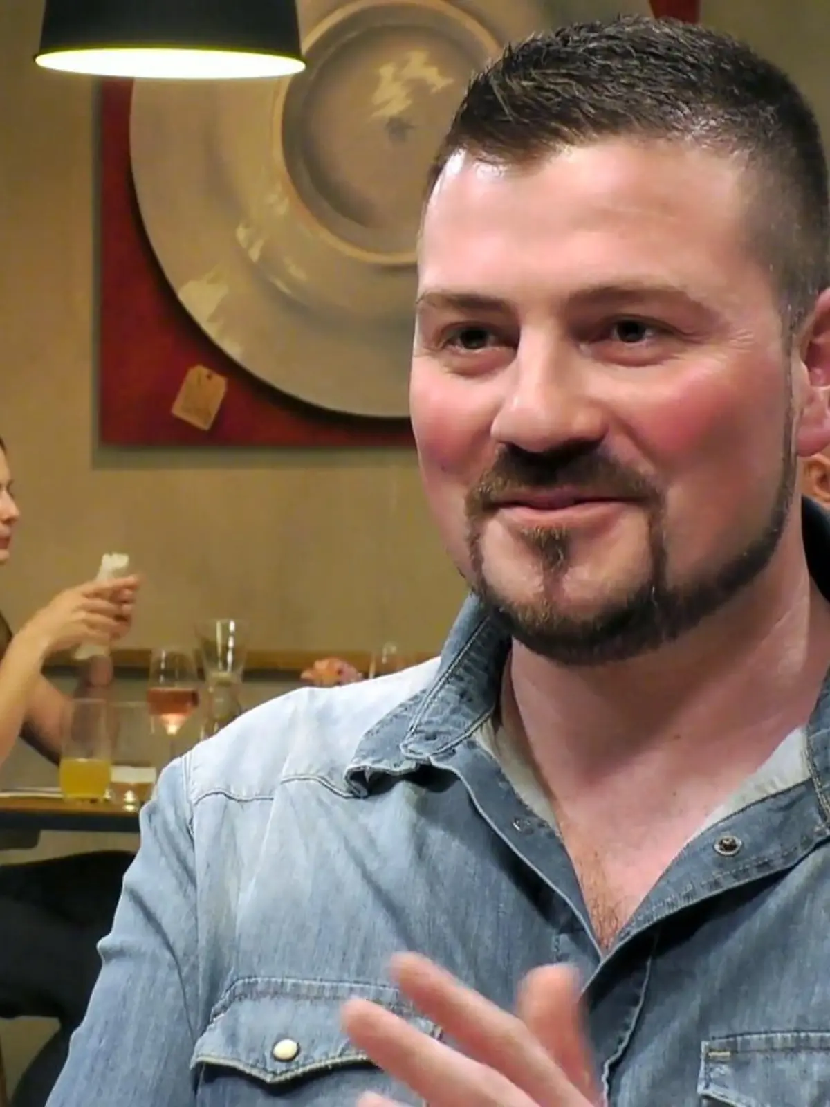 Bild zu: "Halit ist Dortmund-Fan, was Agathe feiert"