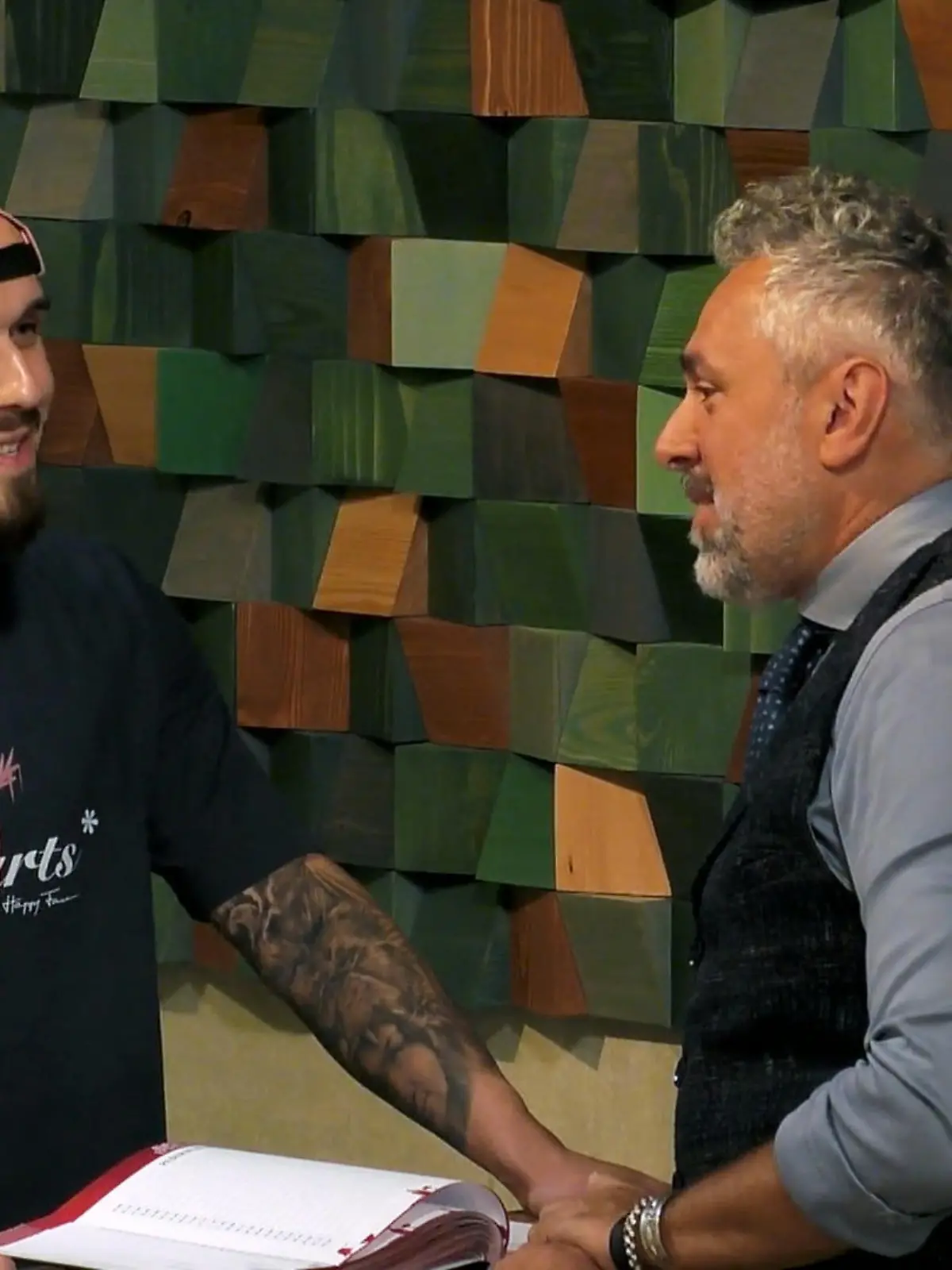 Bild zu: "Harte Schale, weicher Kern"