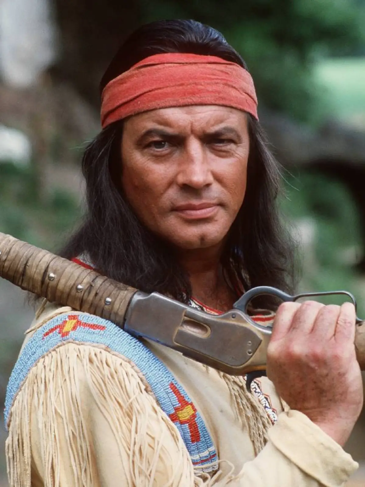 Pierre Brice ist DER Winnetou-Schauspieler schlechthin. Zwischen 1962 und 1968 spielte er die Rolle in allen elf Karl-May-Verfilmungen. Viermal trat er bei den Karl-May-Festspielen in Bad Segeberg auf.