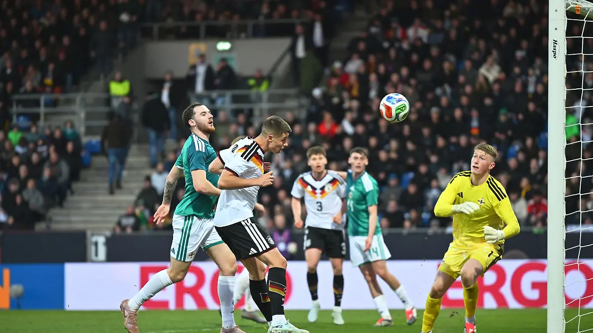 Nicolò Tresoldi (M) traf gegen Nordirland doppelt.