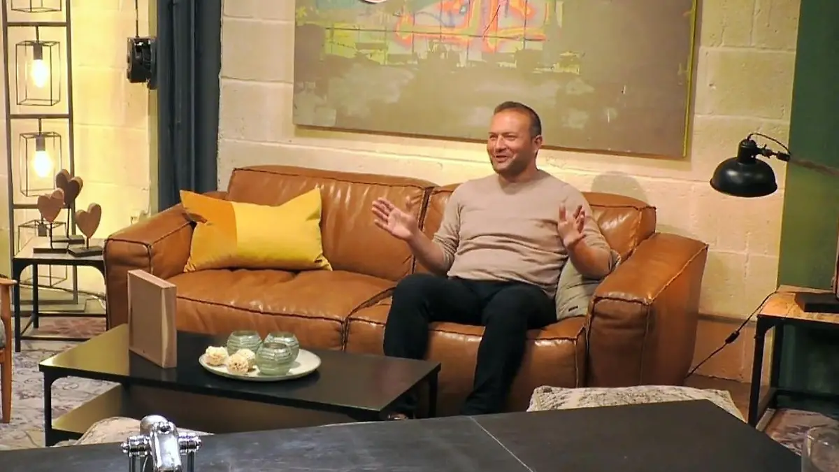 Servet hat sich eine Strategie überlegt Couch statt Bar