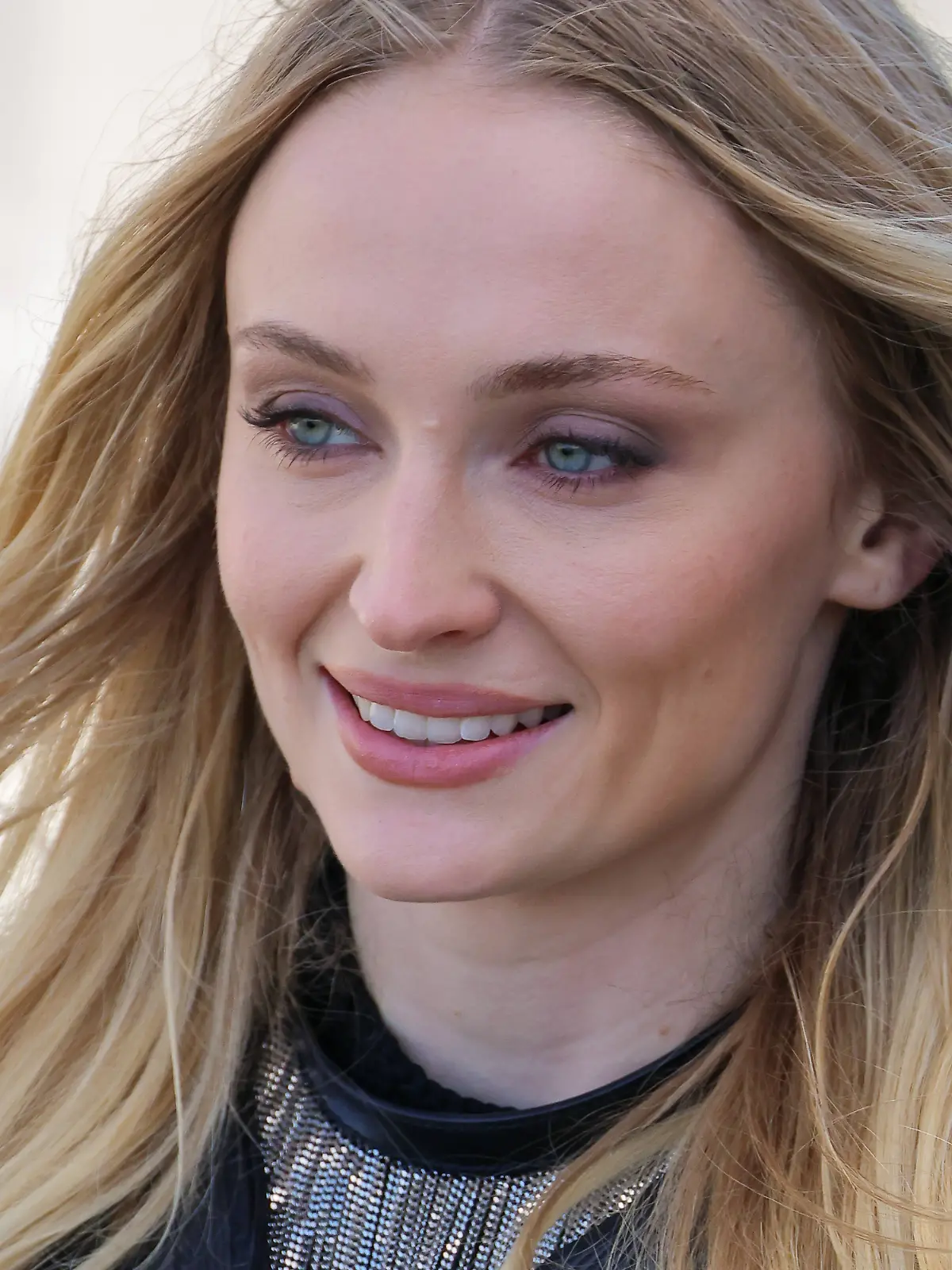 Schauspielerin Sophie Turner muss eine ungewollte Drehpause einlegen