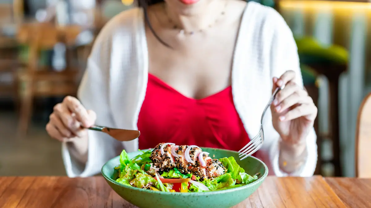 Der „Tellertrick” teilt jede Mahlzeit in Gemüse, Eiweiß und Kohlenhydrate.