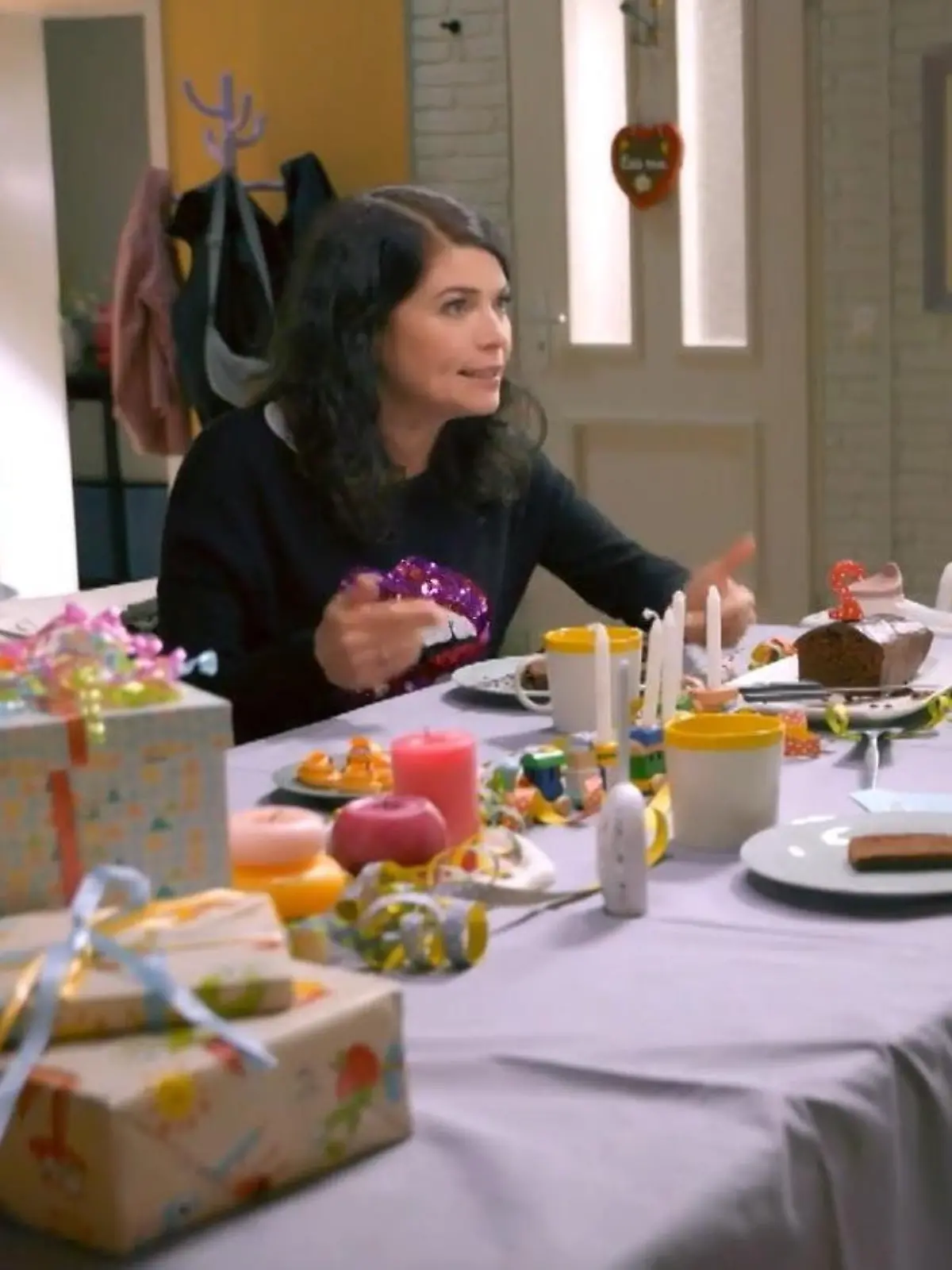 Bild zu: "Jessica macht Tobias die Hölle heiß"