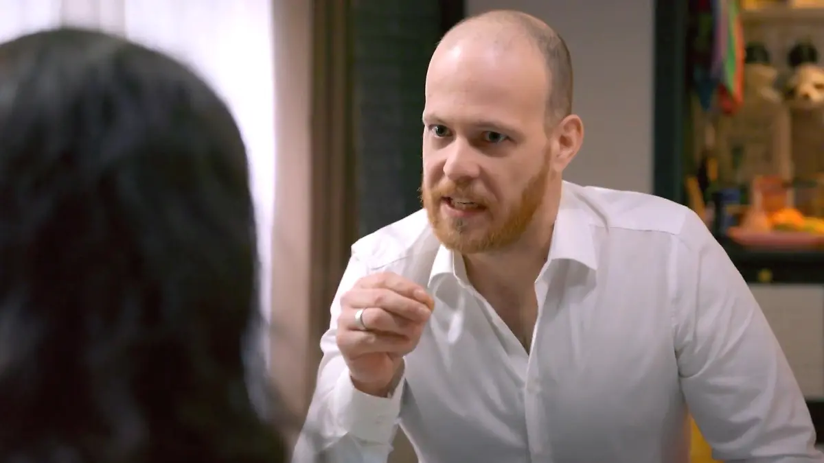 Unter uns: Tobias gerät heftig mit Viviens Mutter aneinander