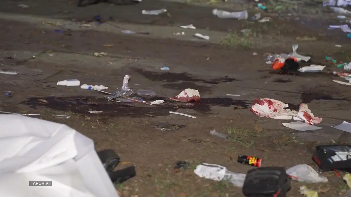 Erbstreit in Großfamilie Vier Männer und drei Frauen vor Gericht