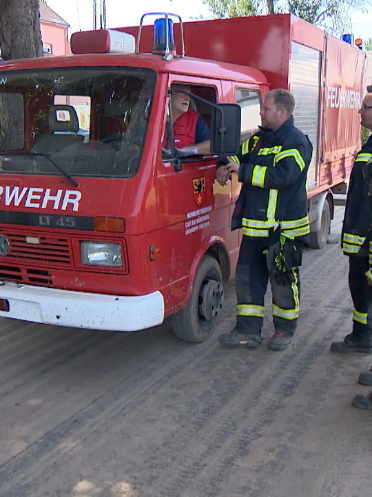 Bild zu: "Hilfe in Hochwassergebieten"