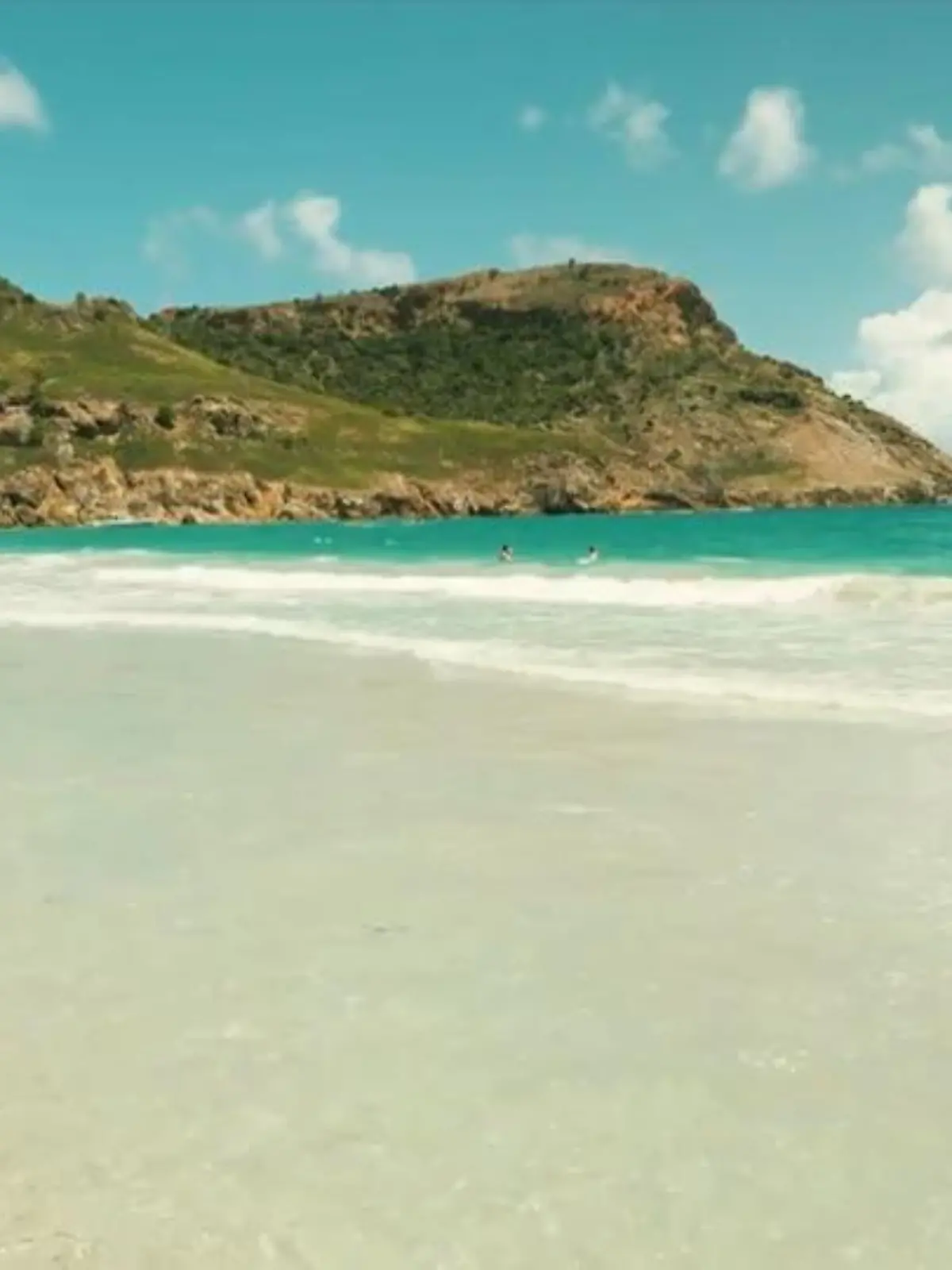 Bild zu: "Luxusinsel für Billigheimer? So sparen sie auf St. Bath!"