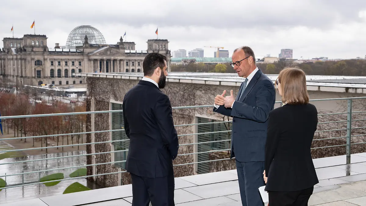 Bundeskanzler Friedrich Merz empfängt syrischen Übergangspräsidenten Ahmed al-Scharaa  Chancellor Friedrich Merz welcomes Syrian interim president Ahmed al-Sharaa  Le chancelier fédéral Friedrich Merz accueille le président syrien de transition Ahmed al Charraa
