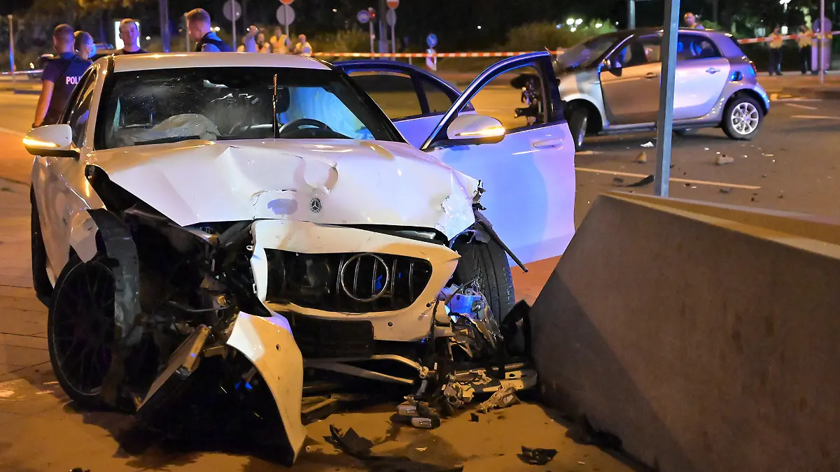Zwei Autos nach Kollision