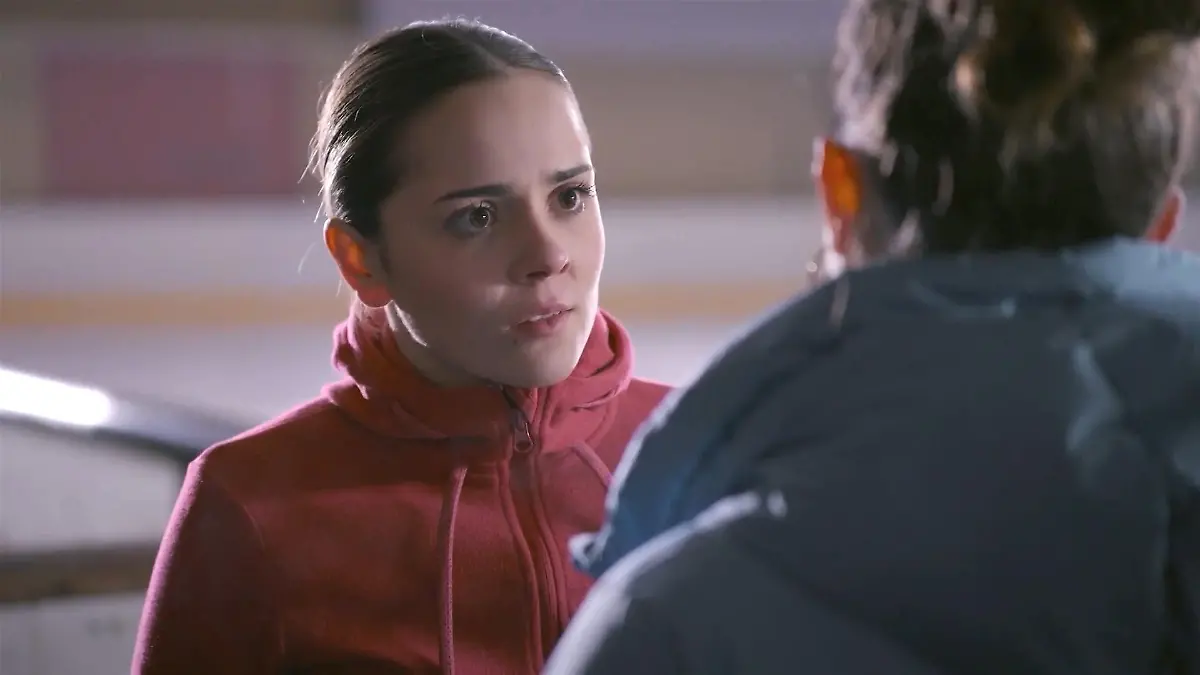 AWZ-Folge vom 09.04.26 auf RTL+: Valea überredet Joana, ihr bei einer  Intrige gegen Charlie zu helfen