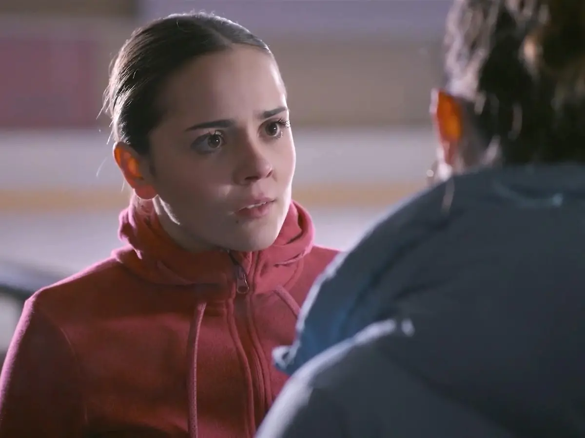AWZ-Folge vom 09.04.26 auf RTL+: Valea überredet Joana, ihr bei einer  Intrige gegen Charlie zu helfen