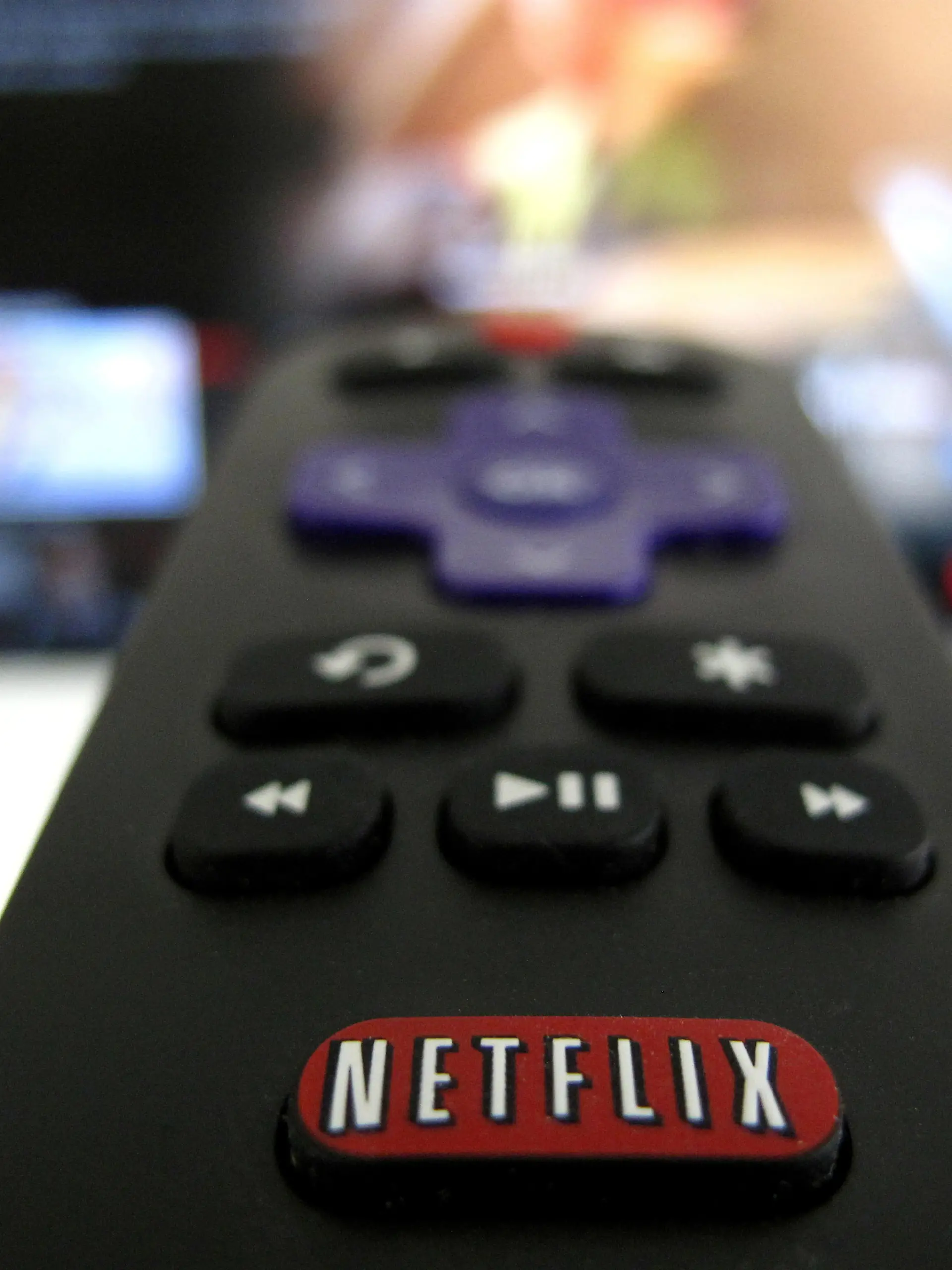FILE PHOTO: The Netflix logo is pictured on a television remote in this illustration photograph taken in Encinitas, California, U.S., January 18, 2017.  REUTERS/Mike Blake/File Photo