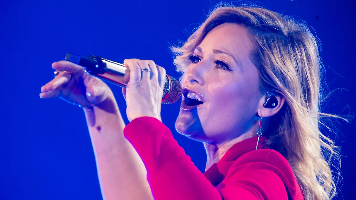 ARCHIV - 26.10.2019, Baden-Württemberg, Burladingen: Die Sängerin Helene Fischer tritt bei den Feierlichkeiten zum 100-jährigen Firmenjubiläum des Textilherstellers Trigema auf. (zu dpa - Helene Fischer singt bei «Ein Herz für Kinder»-Gala) Foto: Philipp von Ditfurth/dpa +++ dpa-Bildfunk +++