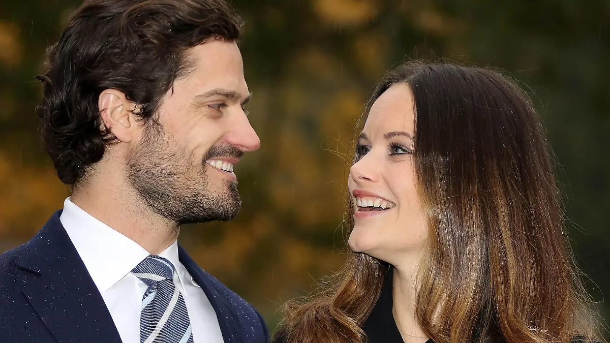  Schweden: Prinzessin Sofia und Prinz Carl Philip zu Besuch in Säffle 21-10-2016 Varmland Princess Sofia and Prince Carl Philip during the visit to Saffle in Varmland Visiting City Hall and Gamla Vattentornet and Somas. PUBLICATIONxINxGERxSUIxAUTxONLY Copyright: PPEx