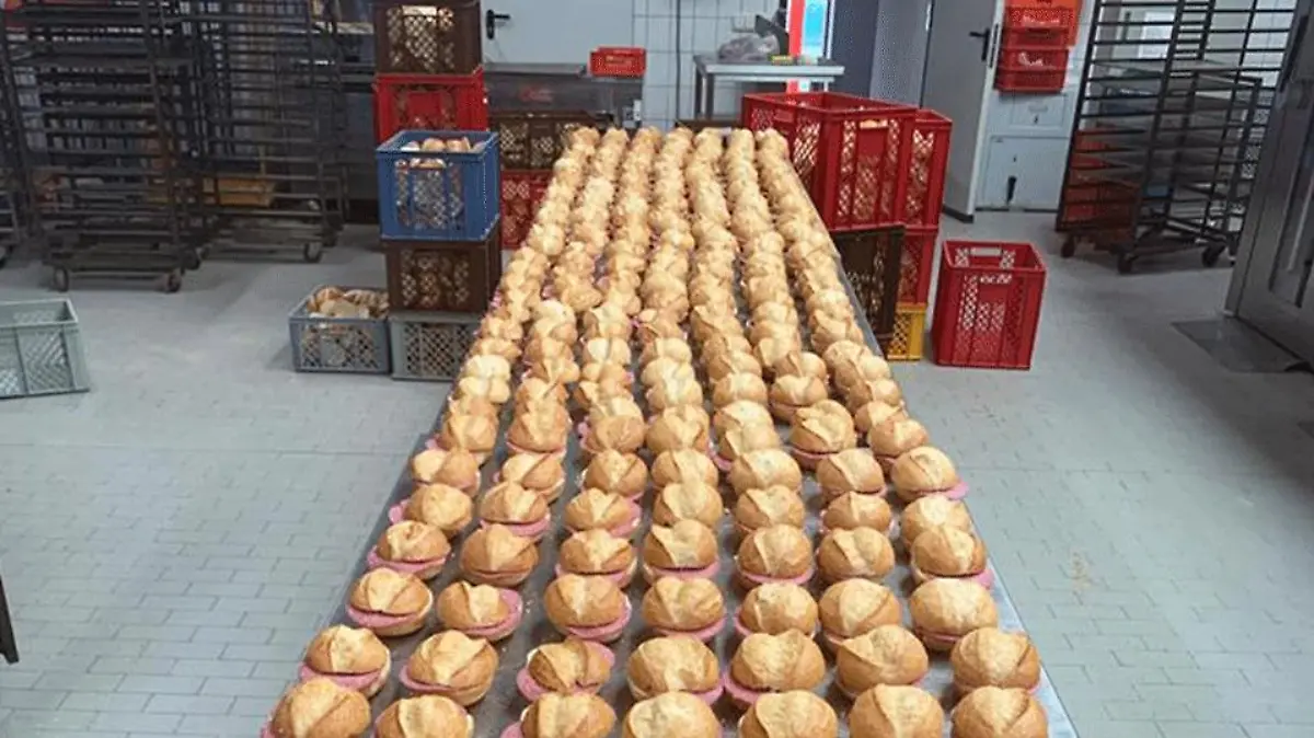 Aktuell produziert die Bäckerei von Jürgen Schillinger Brötchen und Brote für die Helfer des Hochwassers.