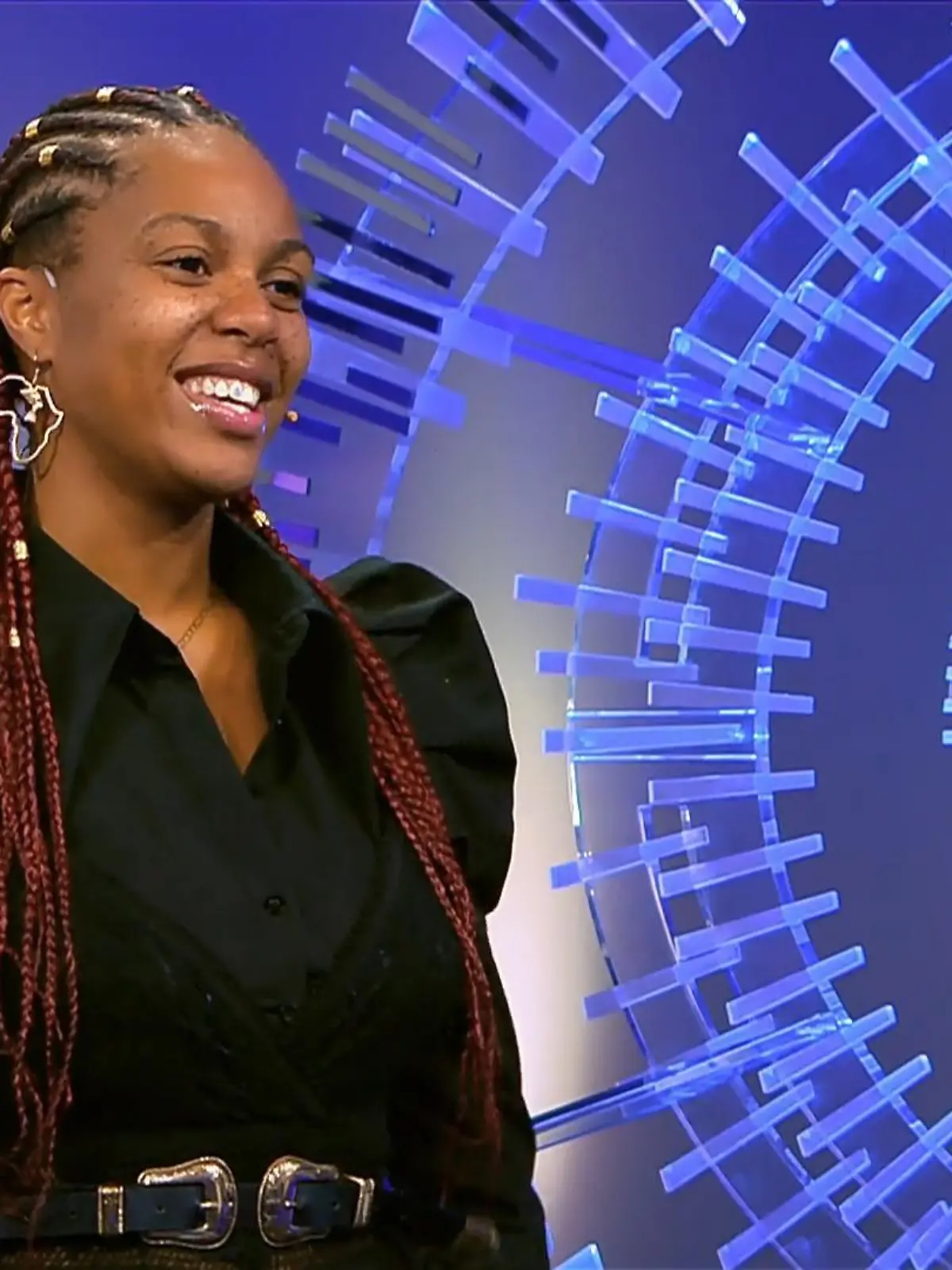 Bild zu: "Lizzy aus München rappt vor ihrem Idol Bushido"