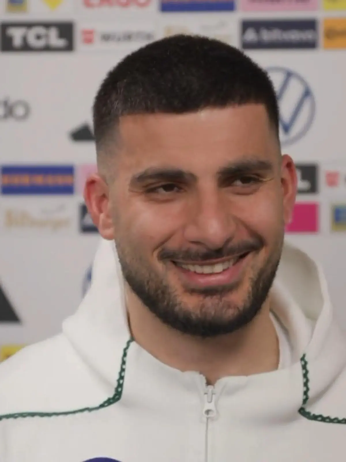 Bild zu: "„Hör auf, dich so viel selber zu loben“"