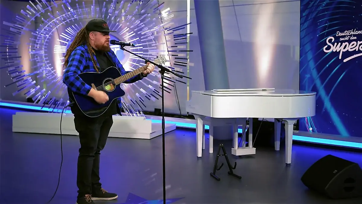 Kann Lex sein Gefühl auf die Jury übertragen? Straßenmusikant bei DSDS