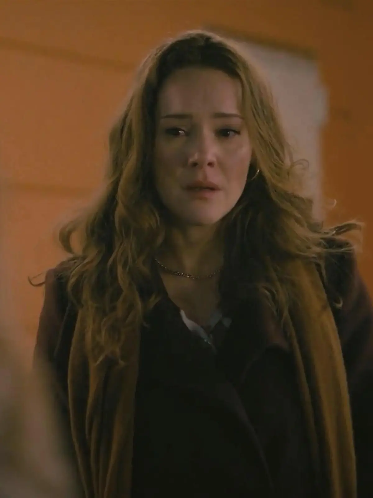 Bild zu: "Emma vertraut sich in ihrer Verzweiflung Nathalie an"