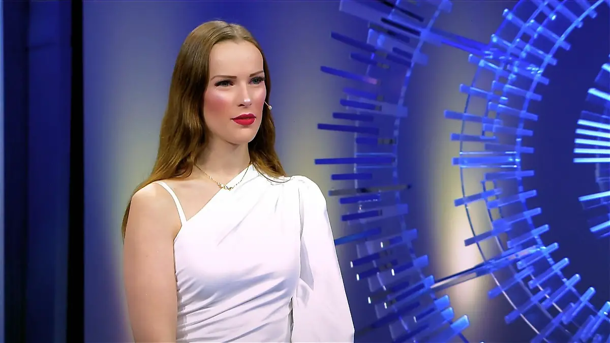 Charlotte wagt sich an Schlager-Klassiker Playboy-Model aus Holland