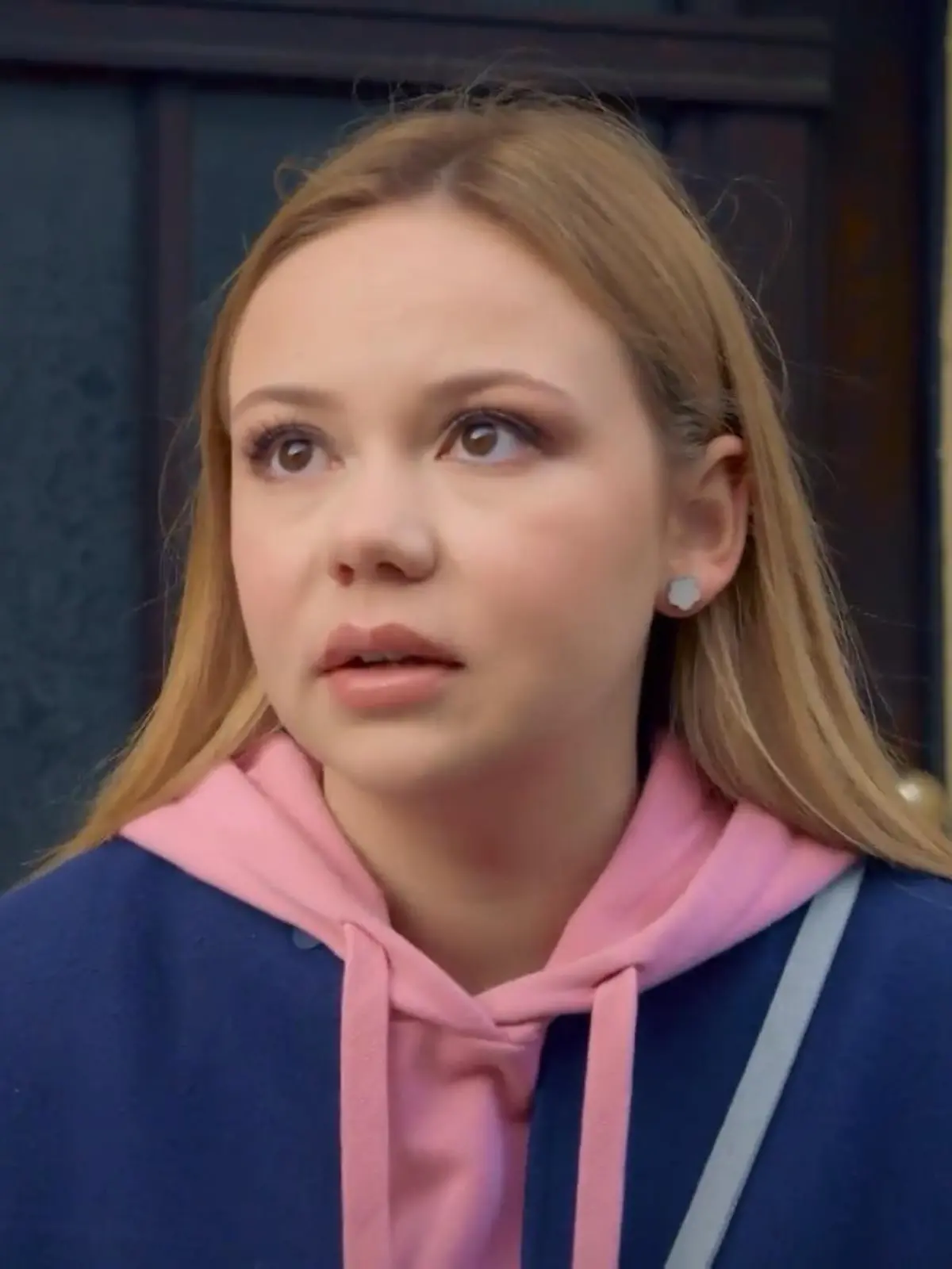 Bild zu: "Ronja erzählt Bambi von ihrem Liebes-Dilemma"