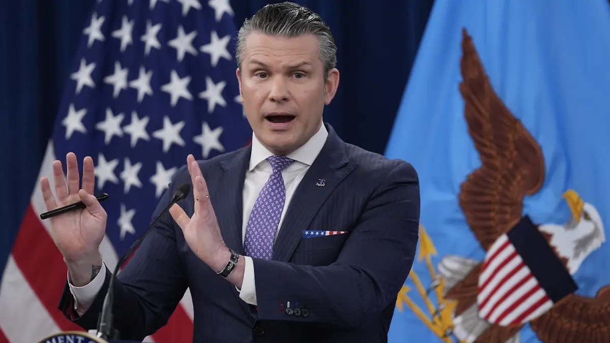 US-Verteidigungsminister Pete Hegseth spricht zu Medienvertretern während einer Pressekonferenz im Pentagon. +++ dpa-Bildfunk +++