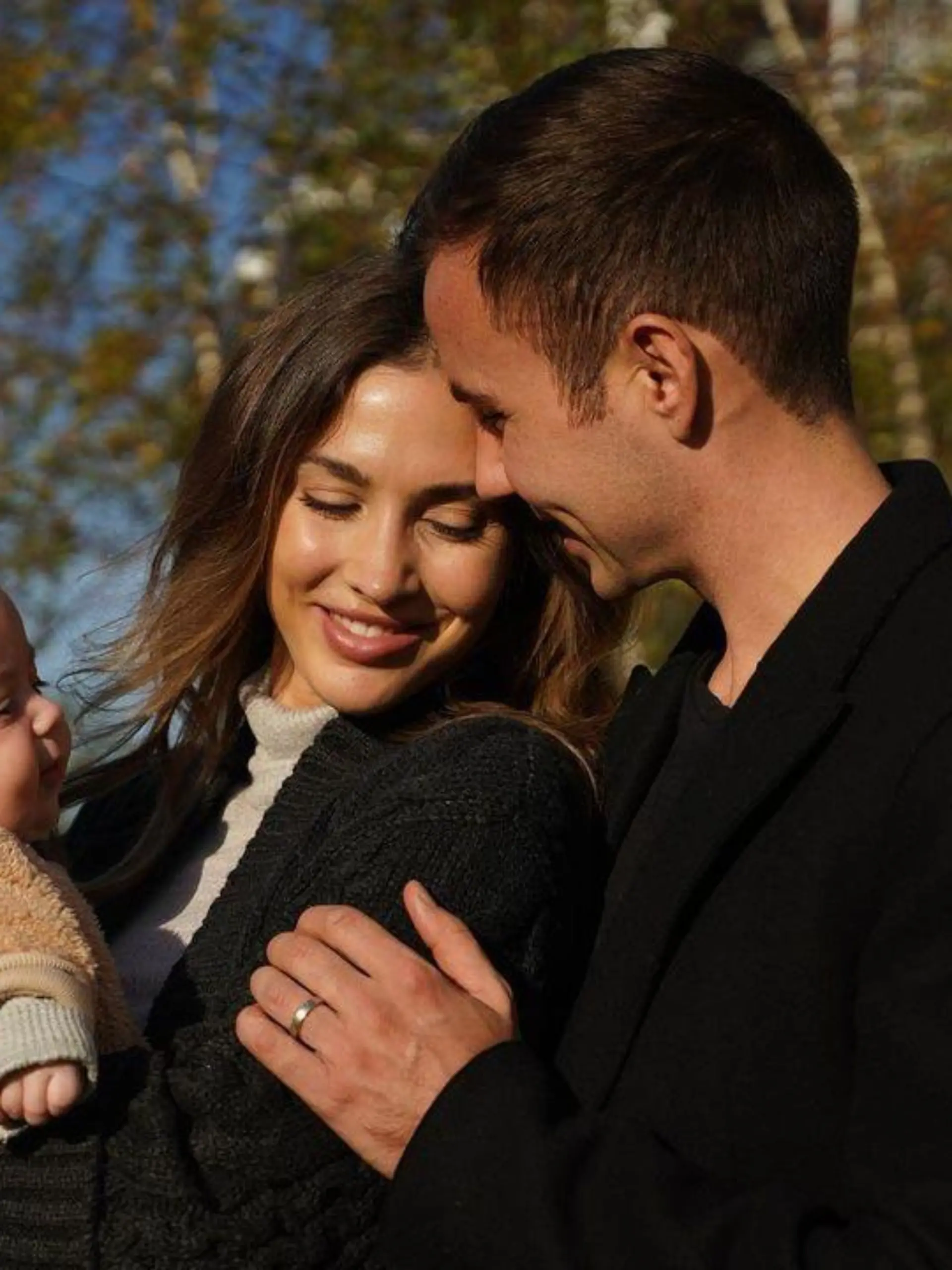 Ann-Kathrin und Mario Götze mit Baby Rome.