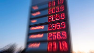 Spritpreisbremse: Wird Tanken nach 12 Uhr teurer oder günstiger? Tankstellenpreise im Livestream!