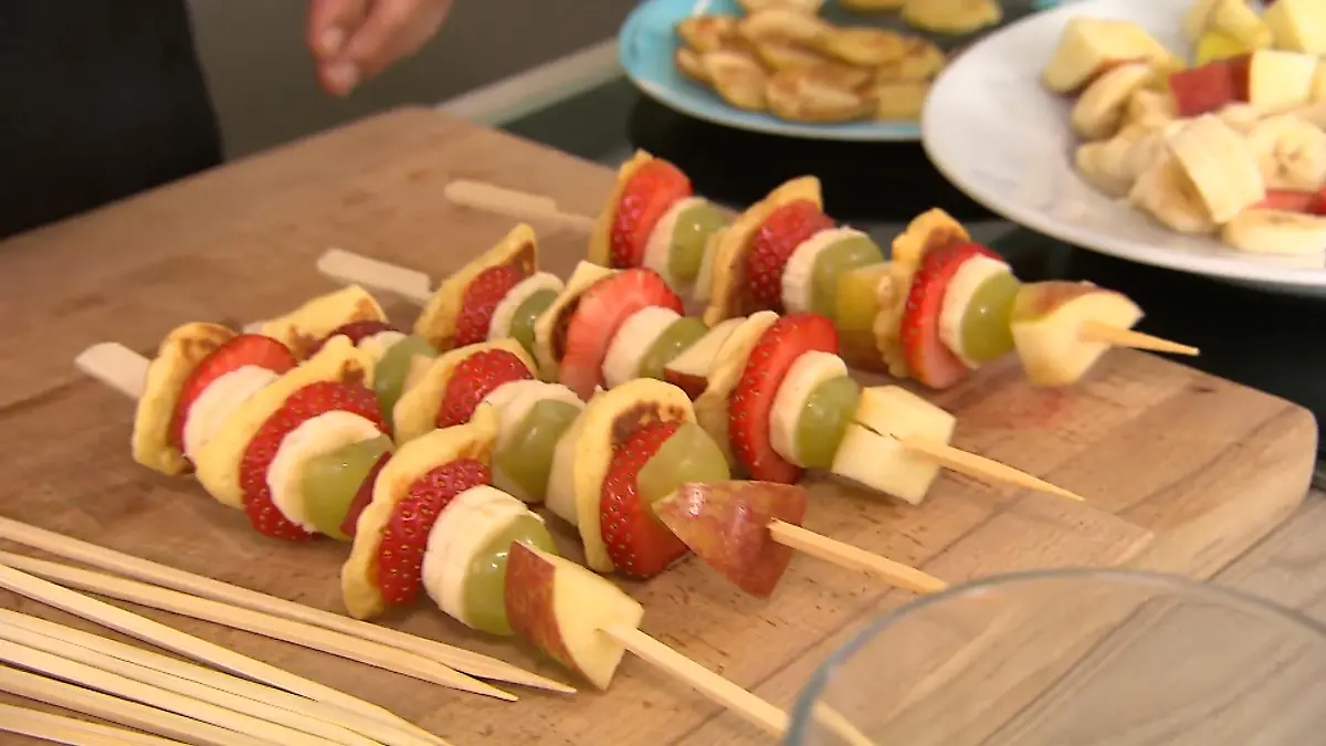 Frittata-Muffins "Texas Style" und fruchtige Pancake-Spieße Schnelle Snacks fürs Picknick