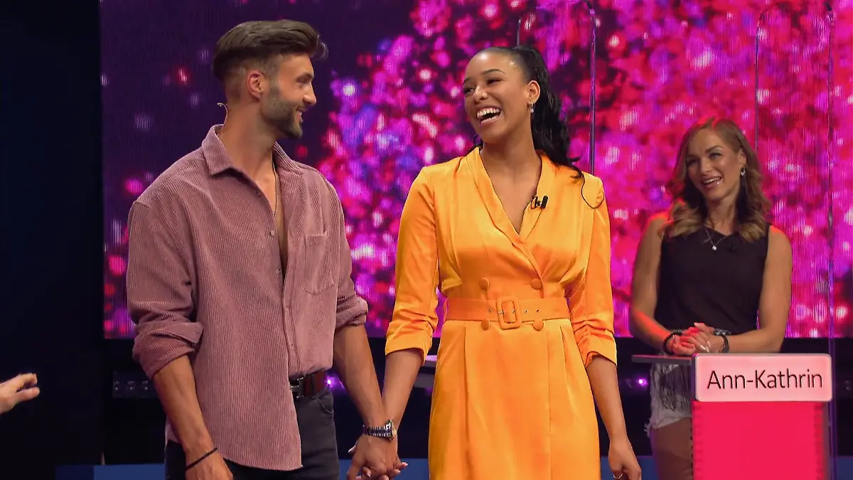 Vanessa macht "Love Island"-Kandidat Chris total nervös Da ist aber jemand aufgeregt!