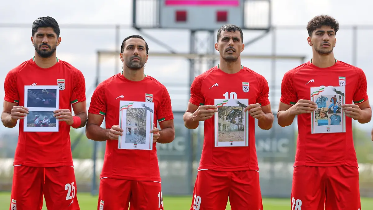 Mit dieser Aktion sorgen iranische Fußballer für Aufmerksamkeit.