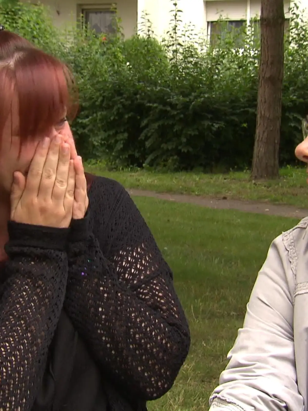Bild zu: "Schwestern nach 31 Jahren vereint"