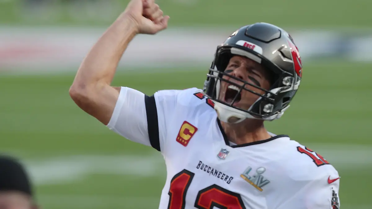  February 7, 2021, Tampa, FL: Tampa Bay Buccaneers quarterback Tom Brady gets fired up on the field before Super Bowl LV at Raymond James Stadium in Tampa, Florida, on Sunday, Feb. 7, 2021. Tampa - ZUMAm67_ 20210207_zaf_m67_033 Copyright: xTravisxHeyingx