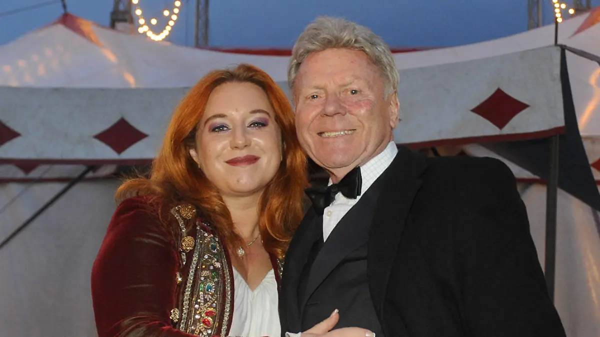 Rebecca und ihr Vater, der Zirkusdirektor Gerd Siemoneit-Barum 2008 in Northeim