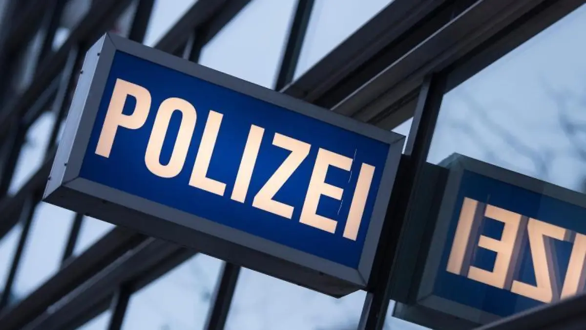 Schriftzug "Polizei"
