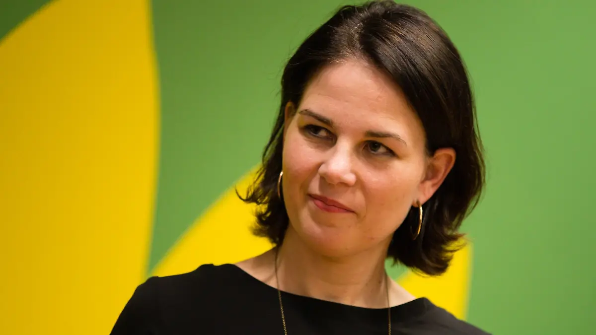 Kandidaten*innen fuer den Bundesvorstand Buendnis 90 / Die Gruenen Deutschland, Politik: Annalena Baerbock, Kandidaten*innen fuer den Bundesvorstand Buendnis 90 / Die Gruenen bei einer Vorstellung in der Hamburger GLS Bank in Hamburg am 22. Januar 2018. *** Candidates * inside for the Federal Executive Bündnis 90 the Greens of Germany policy Annalena bear Bock candidates * inside for the Federal Executive Bündnis 90 the Greens at a presentation in the Hamburg-based GLS Bank in Hamburg on 22 January 2018